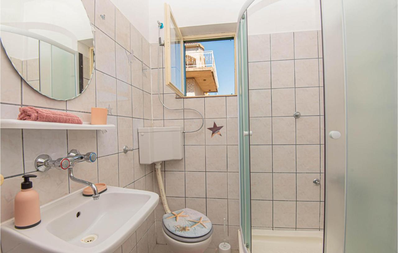 3 Bedroom Lovely Apartment In Brodarica Brodarica  Exterior foto