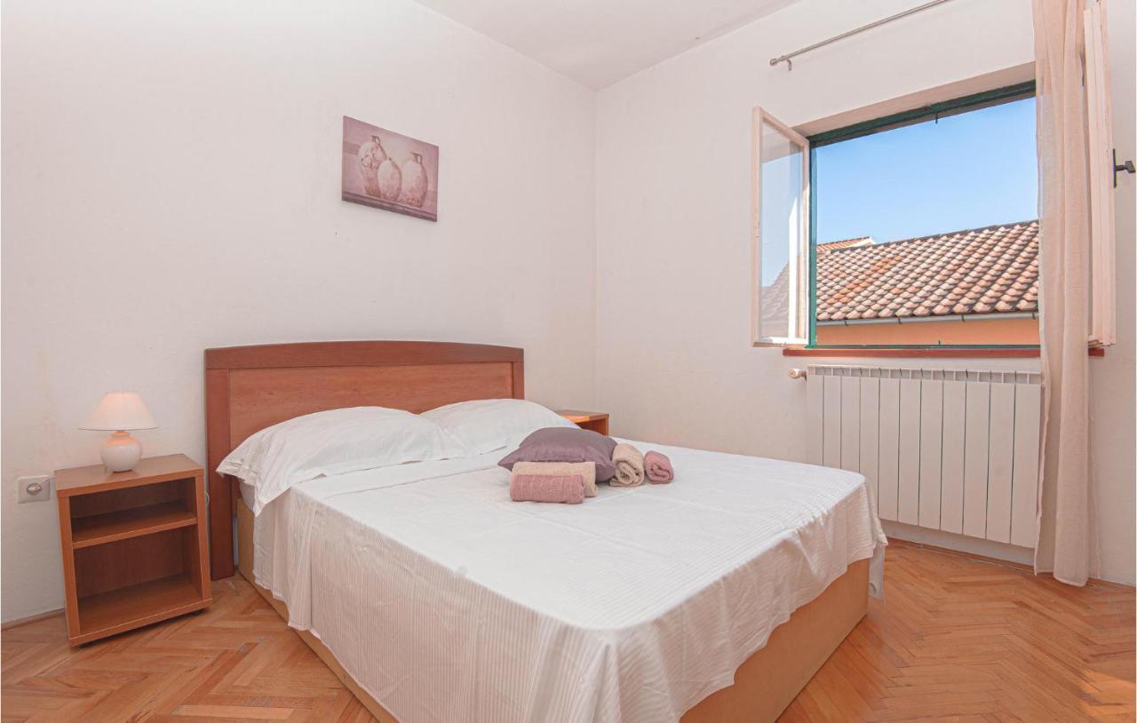 3 Bedroom Lovely Apartment In Brodarica Brodarica  Exterior foto