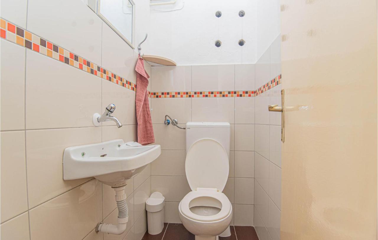 3 Bedroom Lovely Apartment In Brodarica Brodarica  Exterior foto